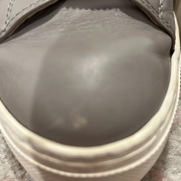 AGL platform sneaker, grosgrain ribbon laces, pearl detail. - Picture 5 of 6